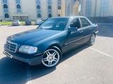 Mercedes-Benz C 200 1994 года за 1 600 000 тг. в Алматы – фото 2