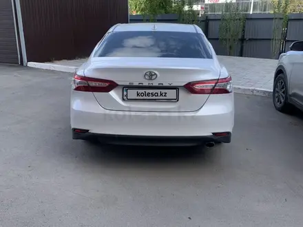 Toyota Camry 2018 года за 14 000 000 тг. в Костанай – фото 3