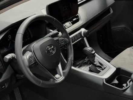 Toyota RAV4 2025 года за 18 300 000 тг. в Алматы – фото 18