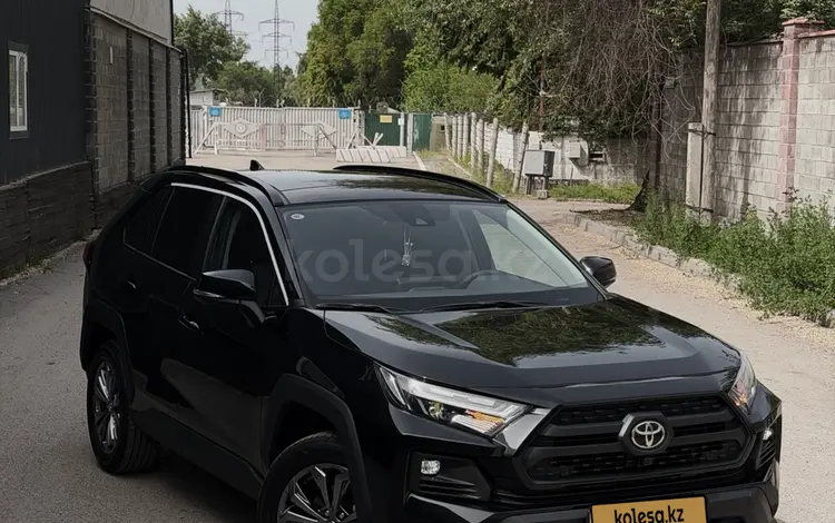 Toyota RAV4 2025 года за 18 300 000 тг. в Алматы