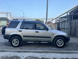 Honda CR-V 1997 года за 3 000 000 тг. в Алматы – фото 2