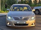 Toyota Camry 2010 года за 6 800 000 тг. в Астана – фото 2