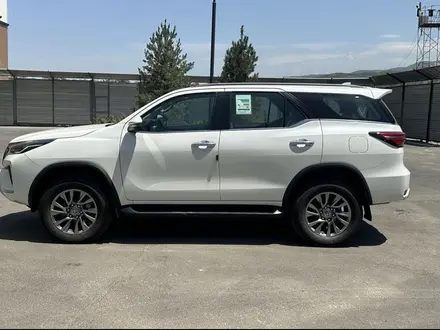 Toyota Fortuner 2022 года за 28 000 000 тг. в Алматы – фото 14