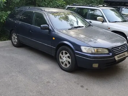 Toyota Camry 1997 года за 3 180 000 тг. в Алматы – фото 3