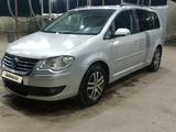 Volkswagen Touran 2006 года за 2 600 000 тг. в Шымкент