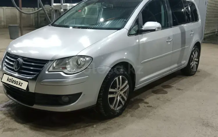 Volkswagen Touran 2006 года за 2 600 000 тг. в Шымкент