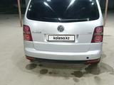 Volkswagen Touran 2006 года за 2 600 000 тг. в Шымкент – фото 3