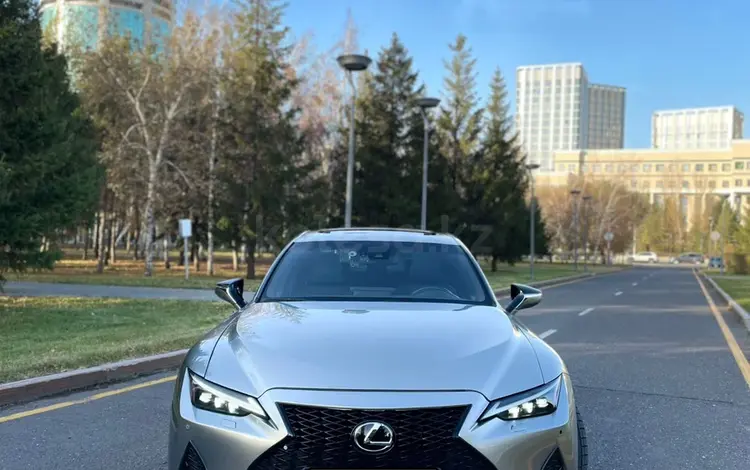 Lexus IS 350 2021 года за 21 000 000 тг. в Астана