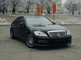 Mercedes-Benz S 550 2008 года за 11 000 000 тг. в Алматы