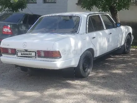 Mercedes-Benz E 200 1984 года за 2 500 000 тг. в Алматы – фото 2