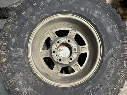 МТ LT285/75-16 Goodyear wrangler и диски rays TE37 за 650 000 тг. в Астана – фото 5