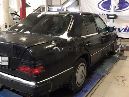 Mercedes-Benz E 200 1994 года за 1 500 000 тг. в Павлодар – фото 3