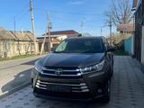 Toyota Highlander 2019 года за 20 300 000 тг. в Тараз – фото 2