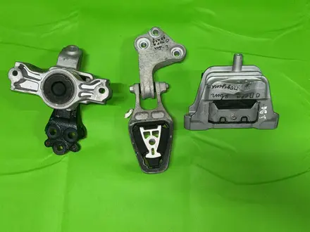 Опоры двигателя за 1 000 тг. в Астана