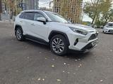 Toyota RAV4 2020 года за 14 800 000 тг. в Караганда
