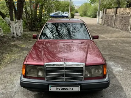 Mercedes-Benz E 230 1992 года за 920 000 тг. в Темиртау – фото 3