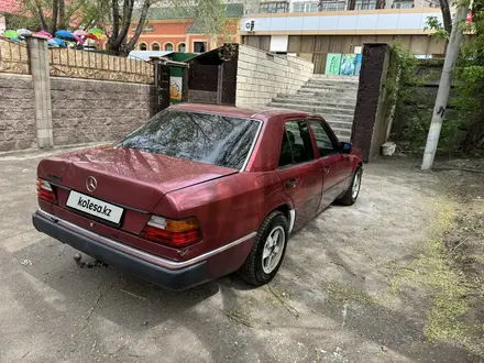 Mercedes-Benz E 230 1992 года за 920 000 тг. в Темиртау – фото 4