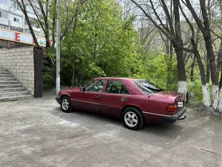 Mercedes-Benz E 230 1992 года за 920 000 тг. в Темиртау