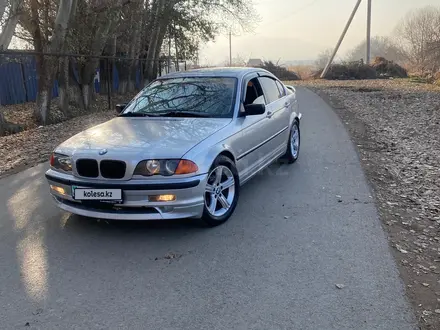 BMW 320 2000 года за 3 000 000 тг. в Алматы – фото 8