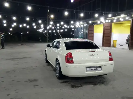 Chrysler 300C 2007 года за 5 000 000 тг. в Туркестан – фото 3