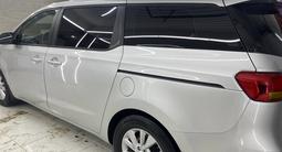 Kia Carnival 2015 года за 11 200 000 тг. в Шымкент – фото 3