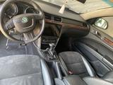 Skoda Superb 2012 годаfor2 000 000 тг. в Алматы – фото 2