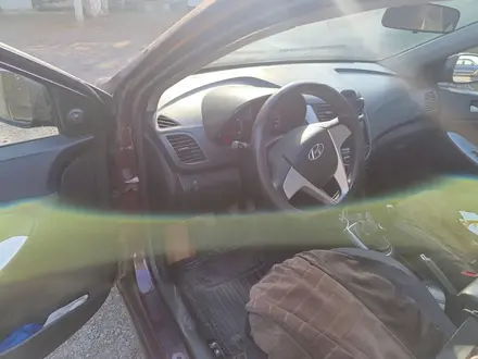 Hyundai Solaris 2012 года за 3 600 000 тг. в Караганда – фото 3
