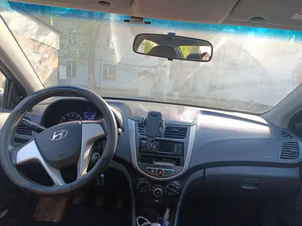Hyundai Solaris 2012 года за 3 600 000 тг. в Караганда – фото 4