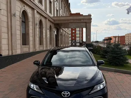 Toyota Camry 2024 года за 16 500 000 тг. в Актобе – фото 4
