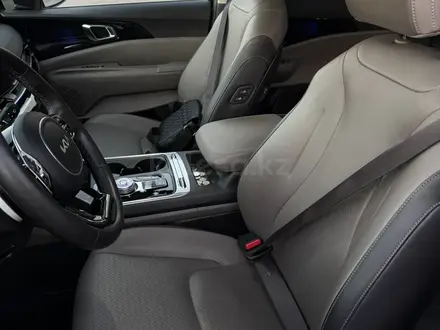 Kia Carnival 2024 года за 21 000 000 тг. в Алматы – фото 15