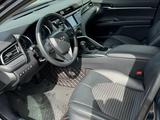 Toyota Camry 2020 года за 11 000 000 тг. в Актау – фото 4