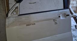 Дверь передняя левая водительская с пластиковой накладкой 120 за 110 000 тг. в Астана