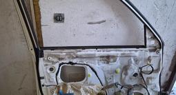 Дверь передняя левая водительская с пластиковой накладкой 120 за 110 000 тг. в Астана – фото 2
