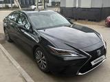 Lexus ES 300h 2021 годаүшін21 000 000 тг. в Атырау