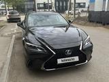 Lexus ES 300h 2021 годаүшін21 000 000 тг. в Атырау – фото 2