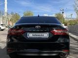 Toyota Camry 2018 годаүшін17 200 000 тг. в Астана – фото 2