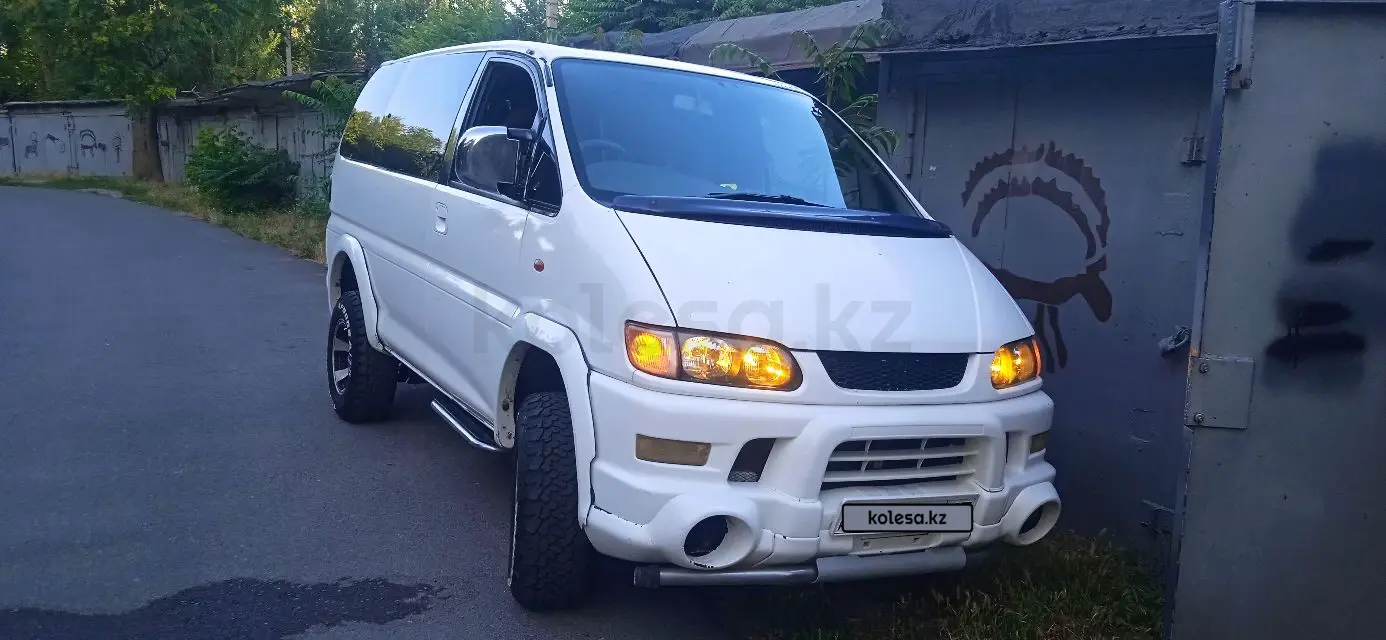 Mitsubishi Delica, 1998