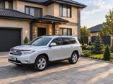 Toyota Highlander 2012 годаүшін12 700 000 тг. в Семей – фото 2
