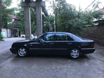 Mercedes-Benz E 280 1998 года за 3 900 000 тг. в Шымкент – фото 3