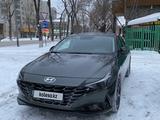 Hyundai Elantra 2023 годаfor11 200 000 тг. в Астана