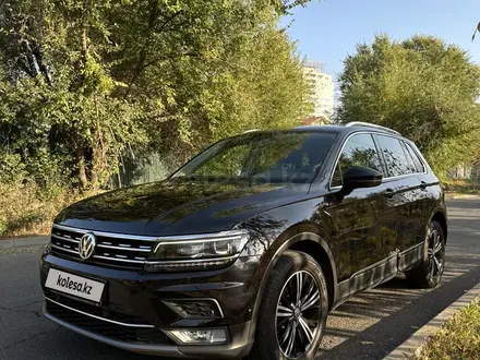 Volkswagen Tiguan 2017 года за 11 100 000 тг. в Алматы