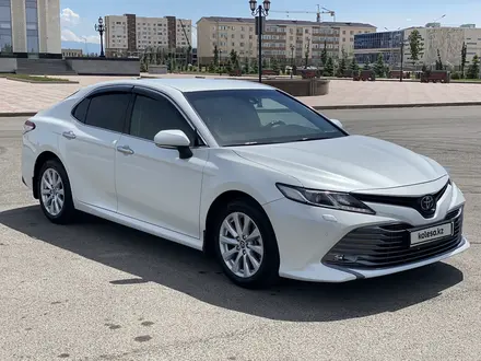 Toyota Camry 2019 года за 15 900 000 тг. в Алматы – фото 5