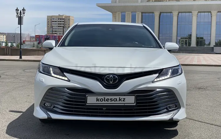 Toyota Camry 2019 года за 15 900 000 тг. в Алматы