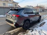 Toyota RAV4 2022 годаfor19 000 000 тг. в Бишкек – фото 3