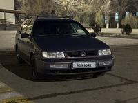 Volkswagen Passat 1995 годаfor1 600 000 тг. в Тараз