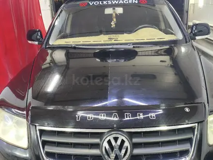 Volkswagen Touareg 2005 года за 3 900 000 тг. в Алматы