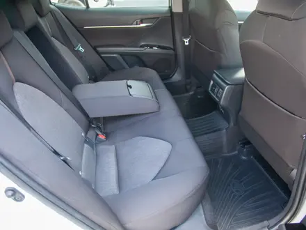Toyota Camry 2020 года за 11 900 000 тг. в Алматы – фото 16