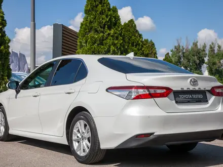 Toyota Camry 2020 года за 11 900 000 тг. в Алматы – фото 3
