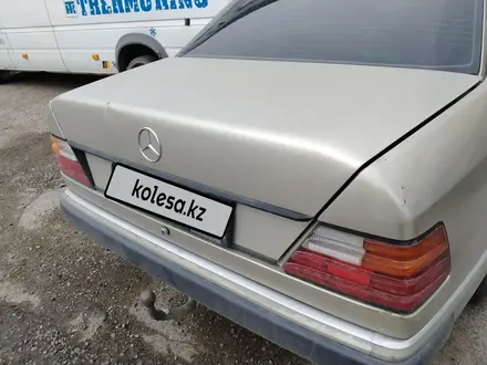 Mercedes-Benz E 200 1991 года за 1 300 000 тг. в Тараз – фото 4