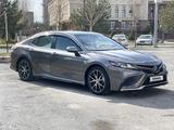 Toyota Camry 2020 года за 13 000 000 тг. в Шымкент – фото 3